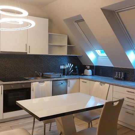 Hajnal Apartman Apartment Сегед Екстериор снимка