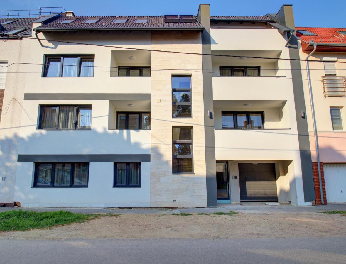 Hajnal Apartman Apartment Сегед Екстериор снимка