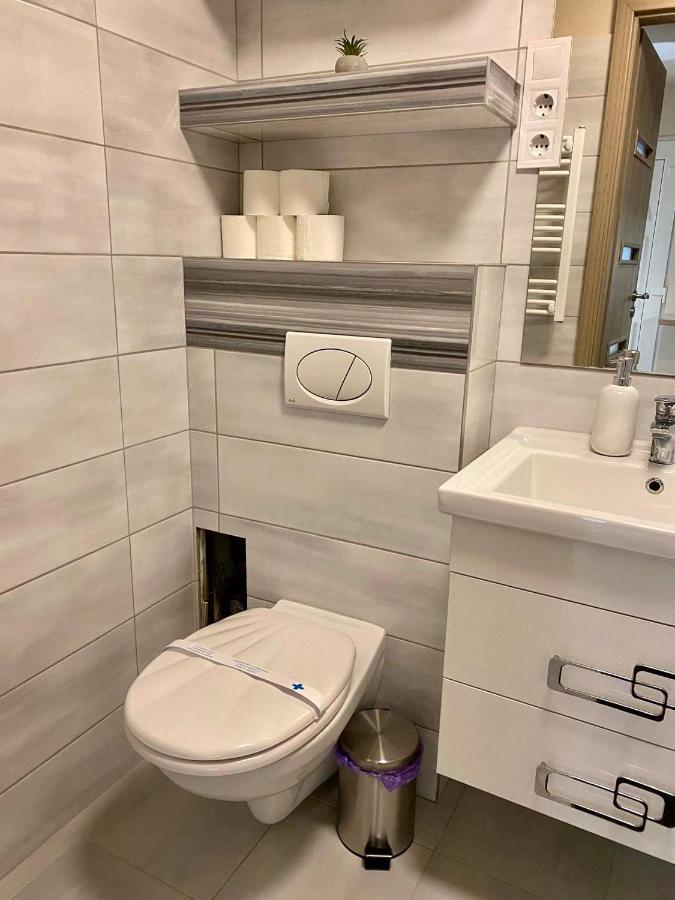 Hajnal Apartman Apartment Сегед Екстериор снимка