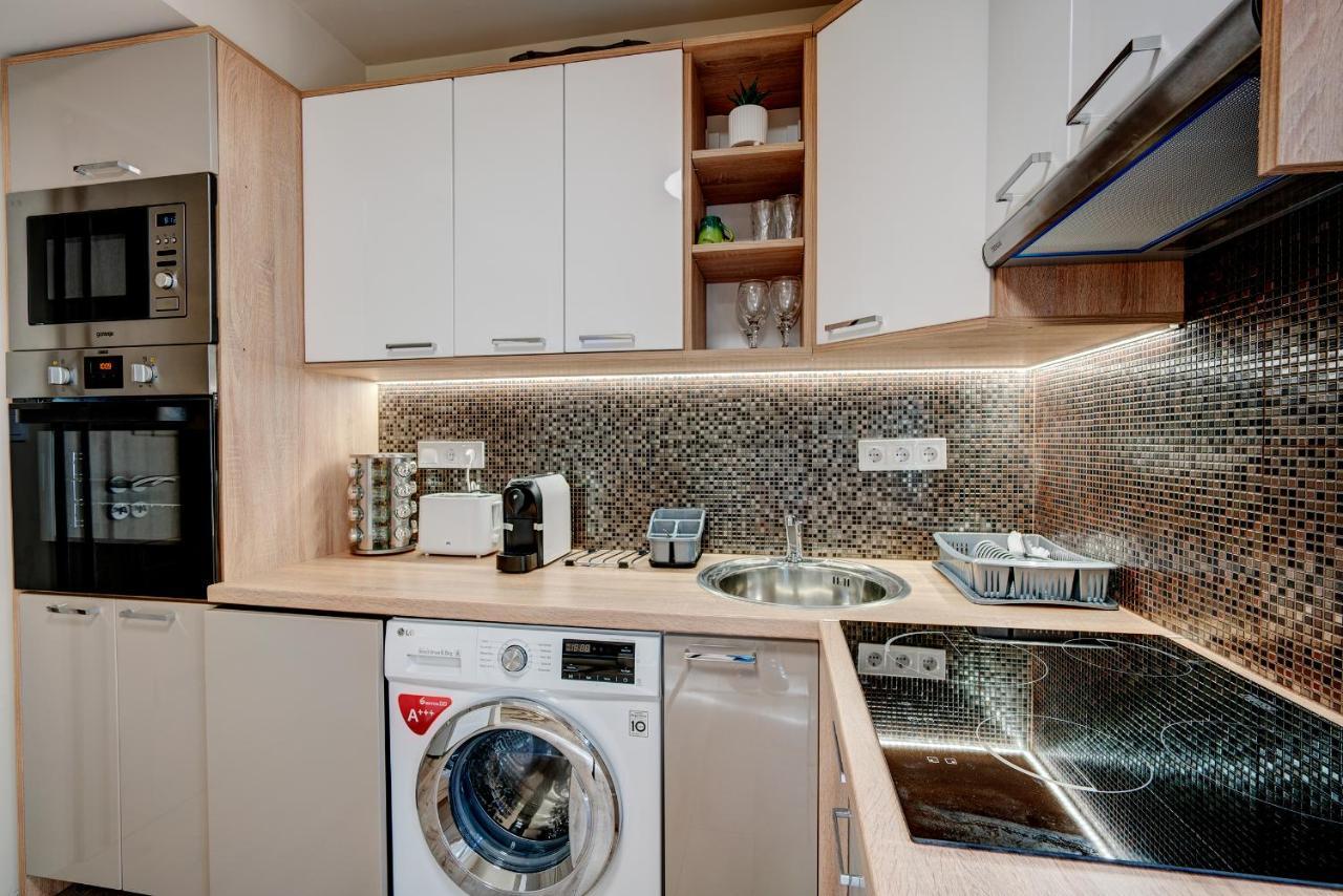 Hajnal Apartman Apartment Сегед Екстериор снимка