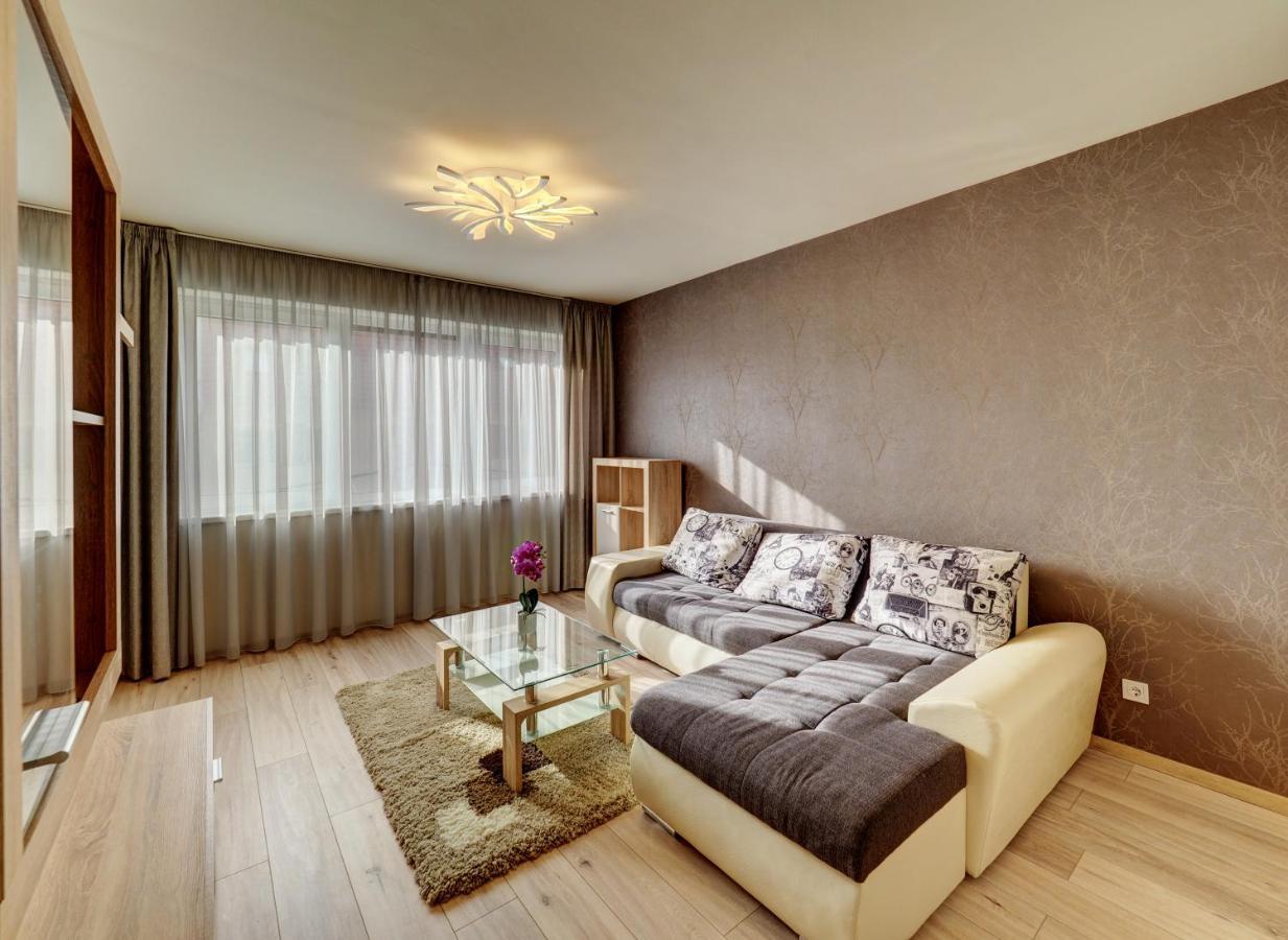Hajnal Apartman Apartment Сегед Екстериор снимка