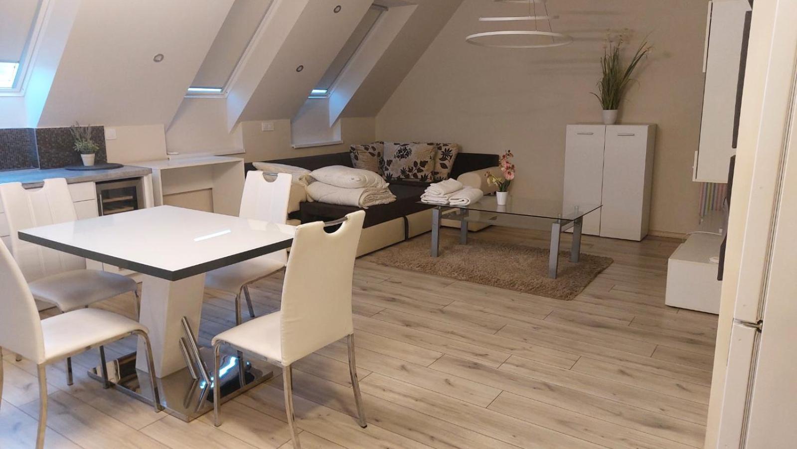 Hajnal Apartman Apartment Сегед Екстериор снимка